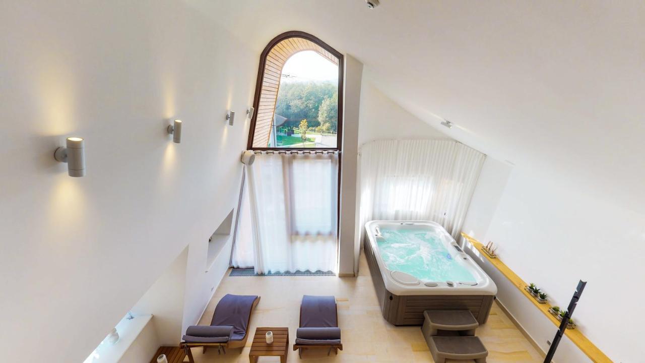 Cuibul De Lemn Hotel Rîşnov Екстериор снимка